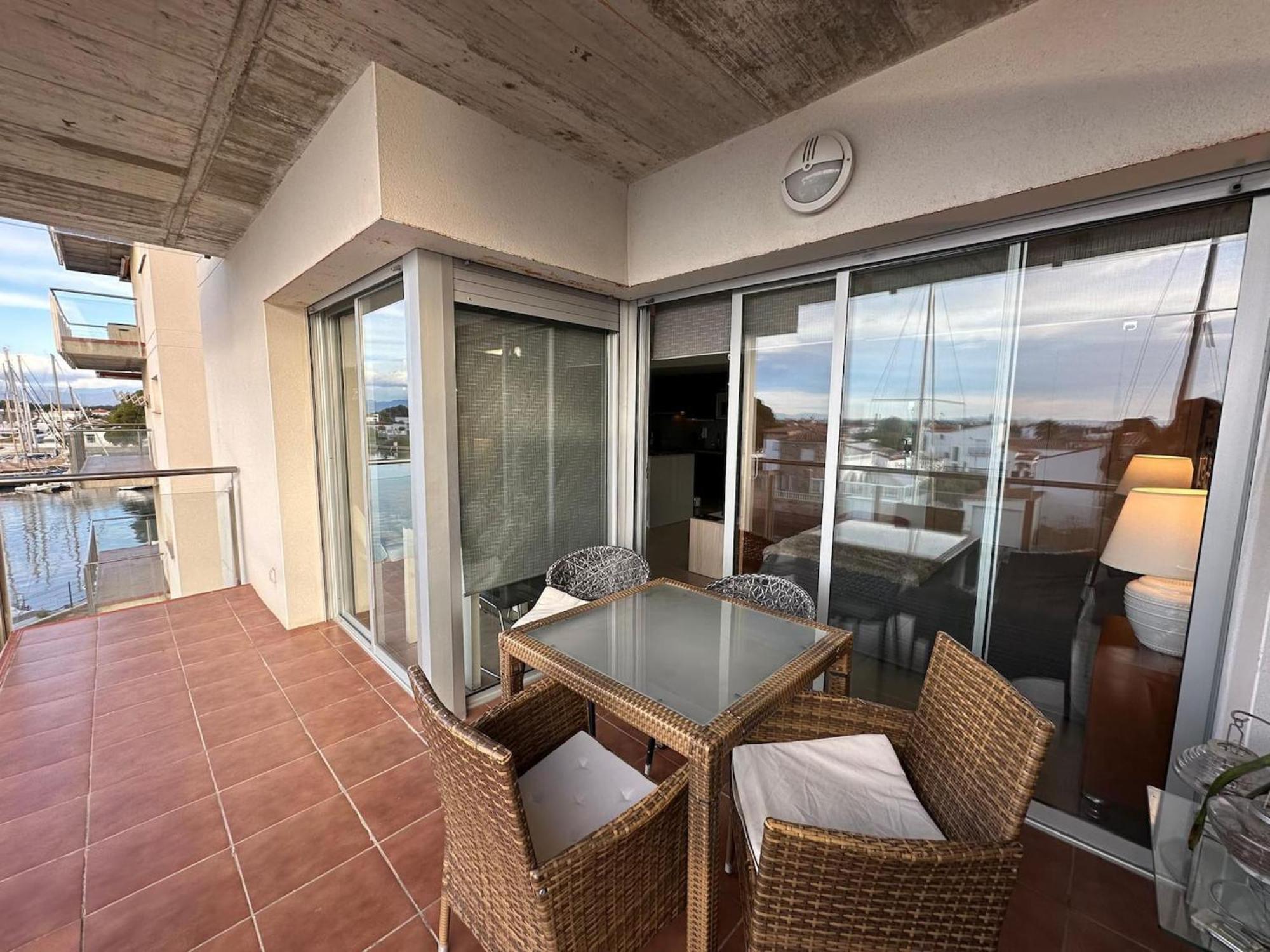 Apartamento En Roses Con Vistas Al Canal Y Piscina Экстерьер фото